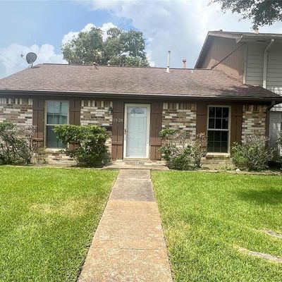 1520 Cedar Cove St, La Porte, TX 77571