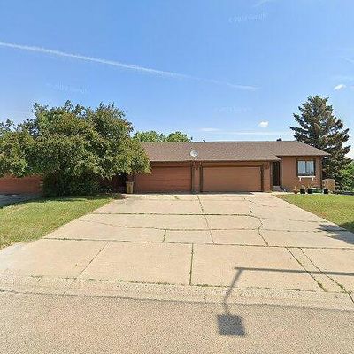 1534 16 Th St Nw, Minot, ND 58703