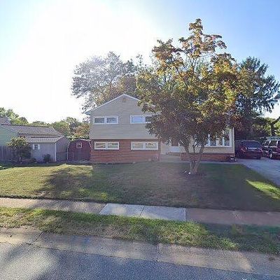 154 W Shelley Dr, Claymont, DE 19703