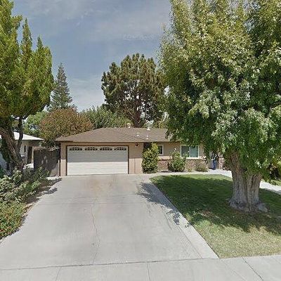 15406 W B St, Kerman, CA 93630