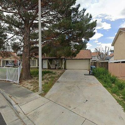 1550 Avon Ct, Palmdale, CA 93550