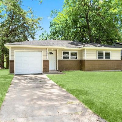 1401 W Snyder St, Alvin, TX 77511