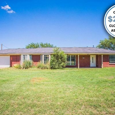 1402 Avenue O, Ralls, TX 79357