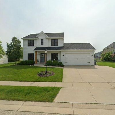 1403 Bluebird Dr, Oconomowoc, WI 53066