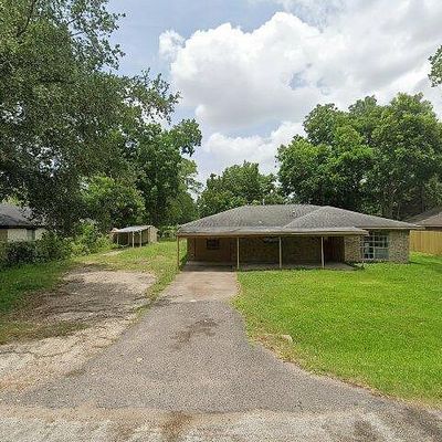 1406 W Talmage St, Alvin, TX 77511