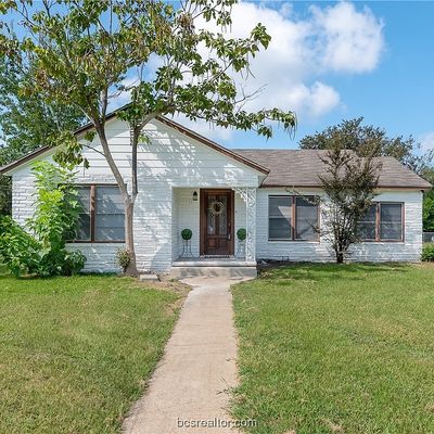 1411 Hoppess St, Bryan, TX 77802