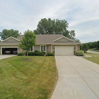 14118 W Honeyager Dr, New Berlin, WI 53151