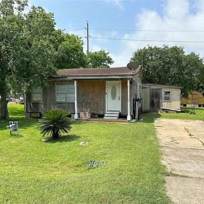 1415 N Avenue S, Freeport, TX 77541