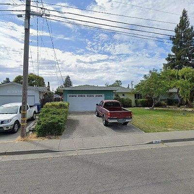 1421 Sierra Dr, Petaluma, CA 94954