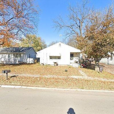 1423 Division St, Atchison, KS 66002