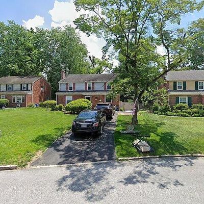 143 Barcladen Rd, Bryn Mawr, PA 19010