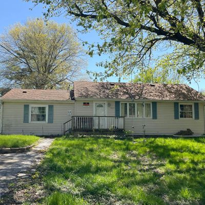 1444 Dodge St, Le Claire, IA 52753