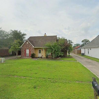 14453 Whispering Oaks Dr, Gonzales, LA 70737