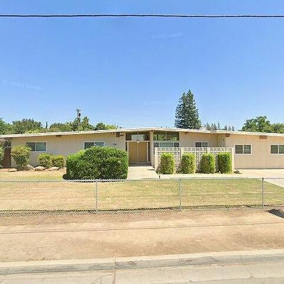 1449 E Ashlan Ave, Fresno, CA 93704