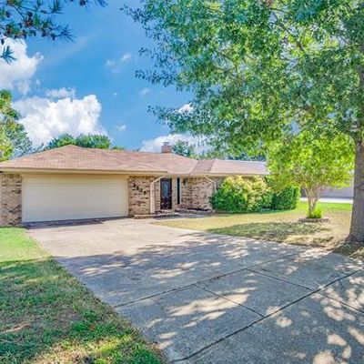 1628 Edge Hill Rd, Benbrook, TX 76126