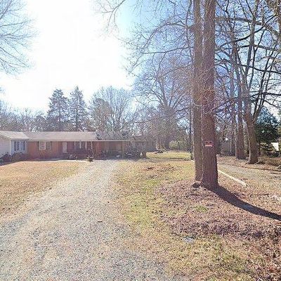 164 E Cornwallis St, Pittsboro, NC 27312