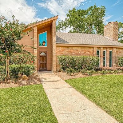 16405 De Lozier St, Jersey Village, TX 77040