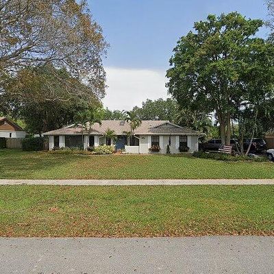 166 Old Country Rd S, Wellington, FL 33414