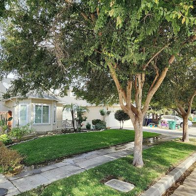 168 E Gibson Ave, Reedley, CA 93654