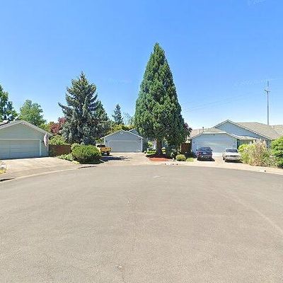 1690 Ridgley Blvd, Eugene, OR 97401