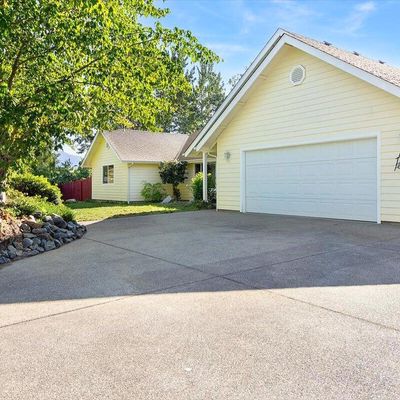 1692 Leonard Rd, Grants Pass, OR 97527