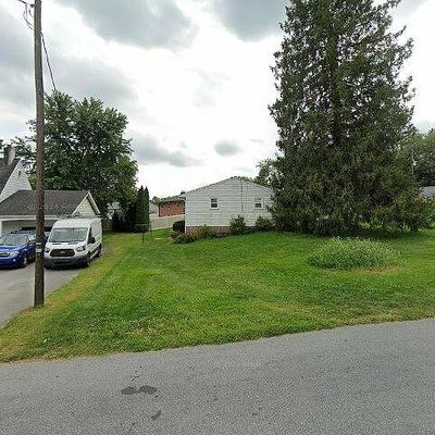 1696 Valley Forge Rd, Lancaster, PA 17603