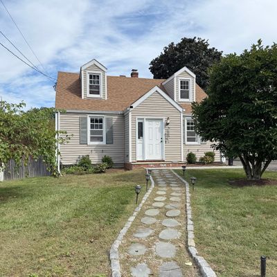 17 Ambler Dr, Norwalk, CT 06851