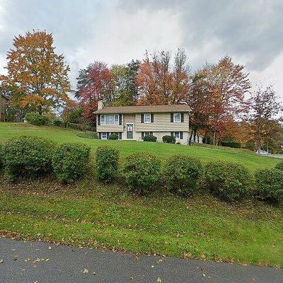 17 Forest Dr, Lock Haven, PA 17745