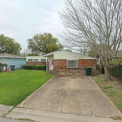 17 Manor Way, Galveston, TX 77550