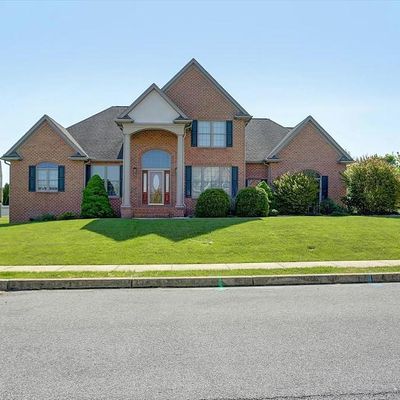 17 Starlight Dr, Greencastle, PA 17225