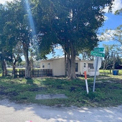 170 Catalina St, Fort Myers, FL 33916