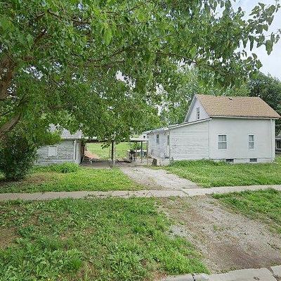 1702 Wilson St, Falls City, NE 68355