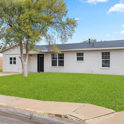 1705 E Oak Ave, Midland, TX 79705