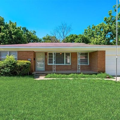 1706 E Garnett St, Gainesville, TX 76240