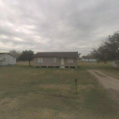 1706 Avenue H, Danbury, TX 77534