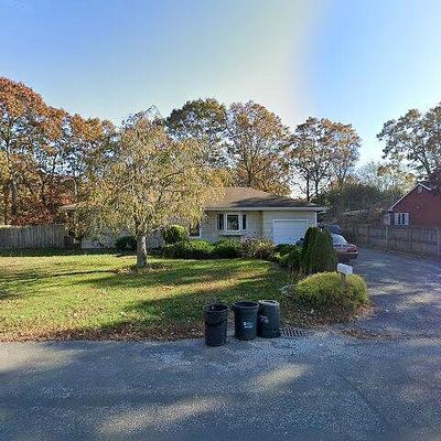 171 Hounslow Rd, Shirley, NY 11967