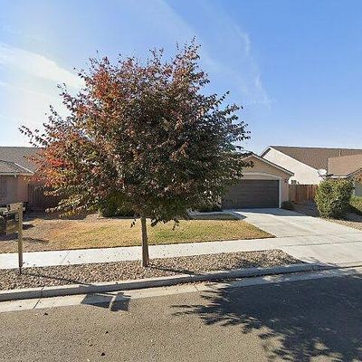 1719 N Irma St, Visalia, CA 93292