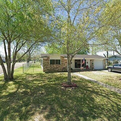 1721 Bonham Dr, Victoria, TX 77901