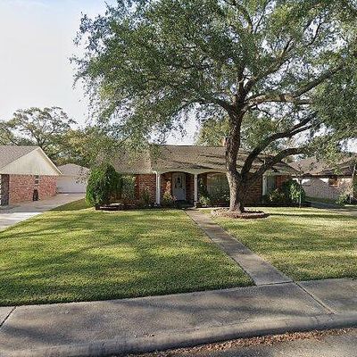 1723 Bowline Rd, Houston, TX 77062