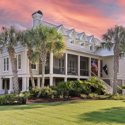 1723 Middle St, Sullivans Island, SC 29482