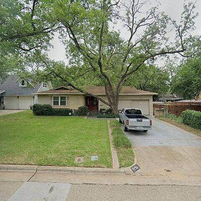 1730 Chip N Dale Drive, Arlington, TX 76012