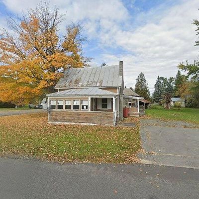 174 South St, Champlain, NY 12919