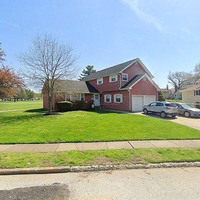 156 Golf Ln, Mount Laurel, NJ 08054