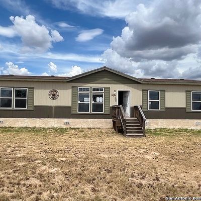 157 Pr 677, Devine, TX 78016