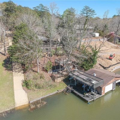 15702 Beacon Point Dr, Northport, AL 35475