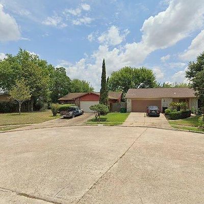 15803 Lenclaire Dr, Houston, TX 77053