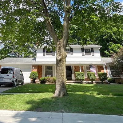 15953 Edgewood St, Livonia, MI 48154