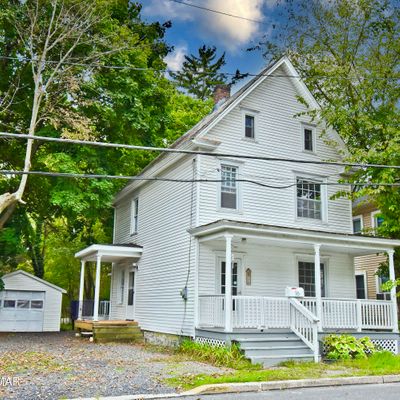 16 Fetherman St, Stroudsburg, PA 18360