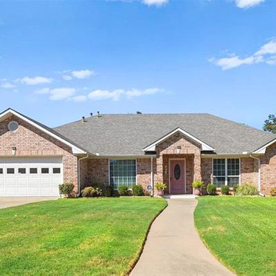 16 Lillis Park Cir, Denison, TX 75020