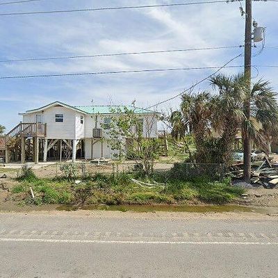 16 Sandy Point Dr, Grand Isle, LA 70358